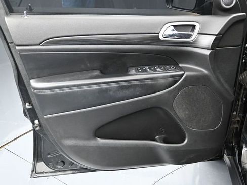 Used 2022 Jeep Grand Cherokee Laredo E image 20