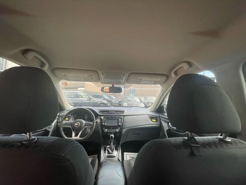 Used 2017 Nissan Rogue SV w/ SV Premium Package image 11