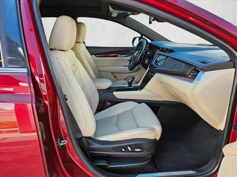 Used 2017 Cadillac XT5 Luxury w/ Driver Awareness Package image 23