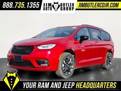 New 2026 Chrysler Pacifica Limited w/ S Appearance Package