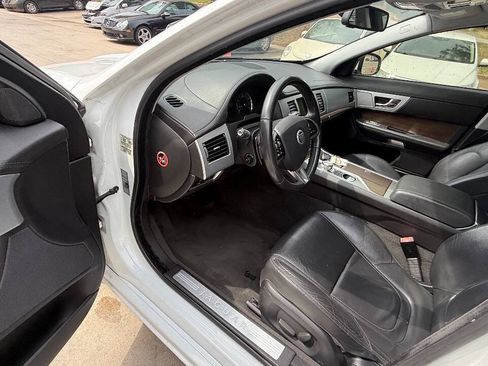 Used 2013 Jaguar XF RWD image 42