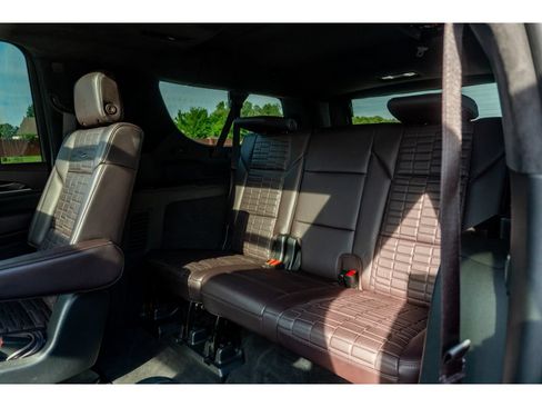 Used 2022 Cadillac Escalade ESV Sport Platinum RWD image 17