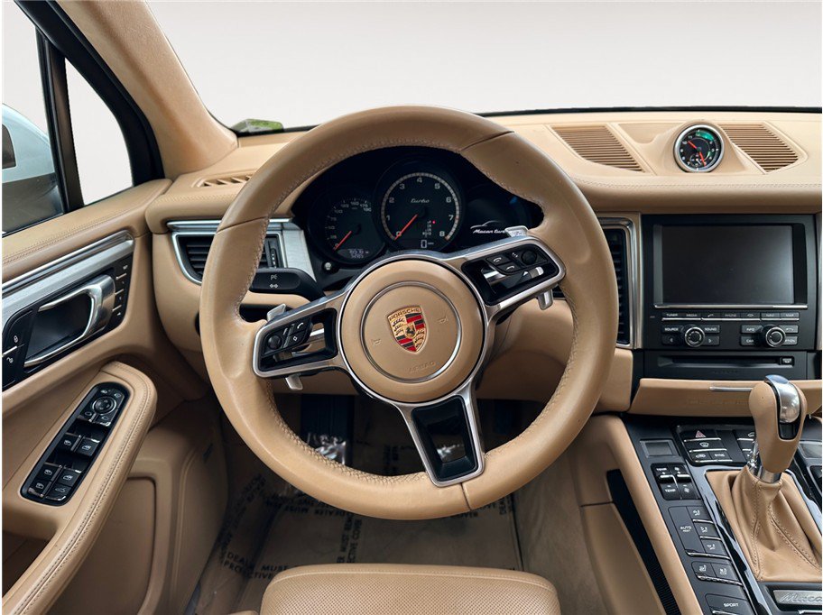 Used 2015 Porsche Macan Turbo AWD/4WD image 12