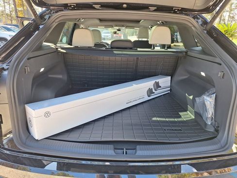 New 2026 Volkswagen Atlas Cross Sport SEL Premium R-Line image 17