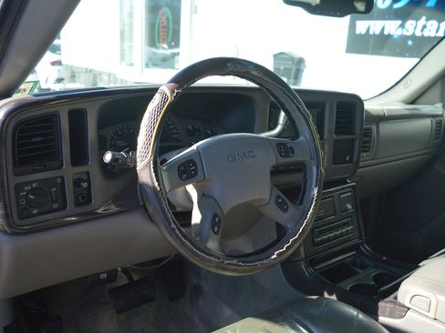 Used 2003 GMC Yukon Denali image 25
