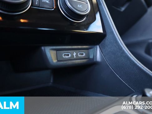 Used 2024 Volkswagen Jetta SE image 32