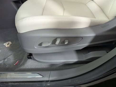 Used 2025 Cadillac XT5 Premium Luxury w/ LPO, Floor Liner Package image 18