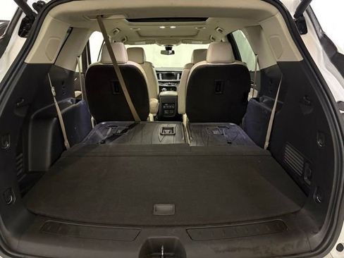 Used 2020 Buick Enclave Essence w/ Sound and Sites Package FWD image 12
