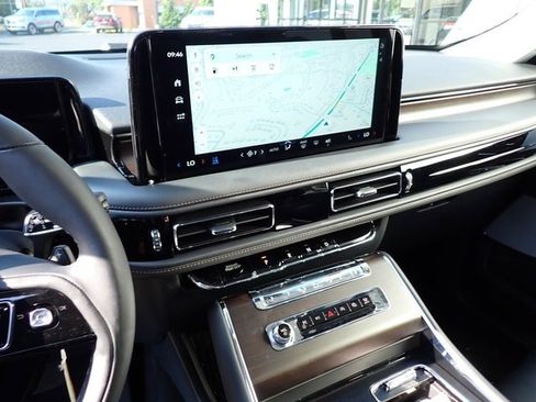 New 2025 Lincoln Aviator Reserve w/ Luxury Package image 22