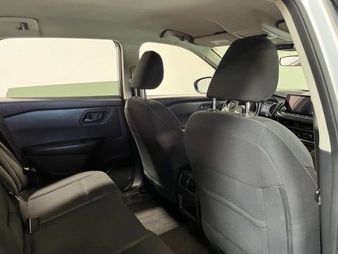 Used 2024 Nissan Rogue S AWD/4WD image 14