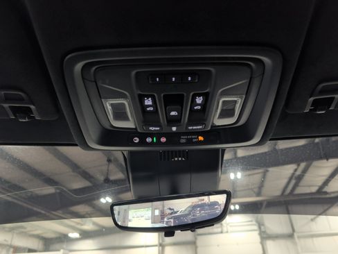 Used 2025 GMC Sierra 2500 Denali Ultimate AWD/4WD image 13
