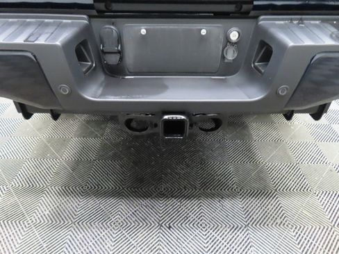 Used 2024 Ford F250 XLT w/ Black Appearance Package image 37