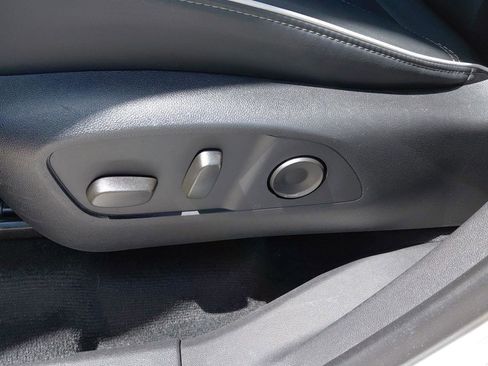 Used 2025 Buick Enclave Preferred AWD/4WD image 26