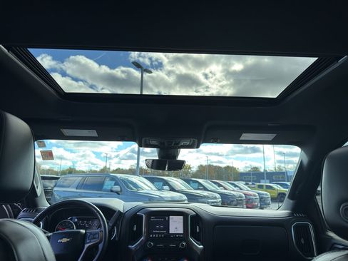 Used 2019 Chevrolet Silverado 1500 High Country w/ Technology Package image 31