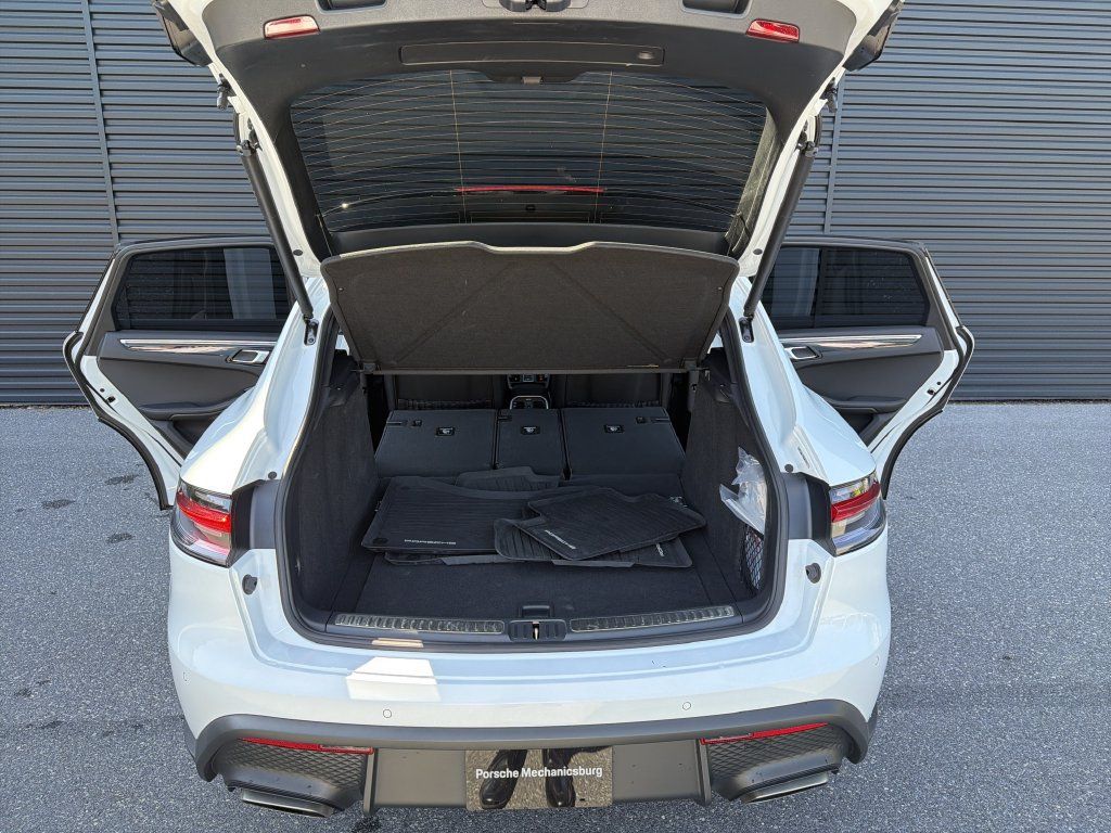 Certified 2026 Porsche Macan AWD/4WD image 26