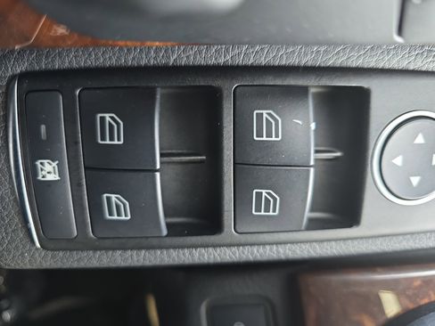 Used 2013 Mercedes-Benz GLK 350 2WD image 26