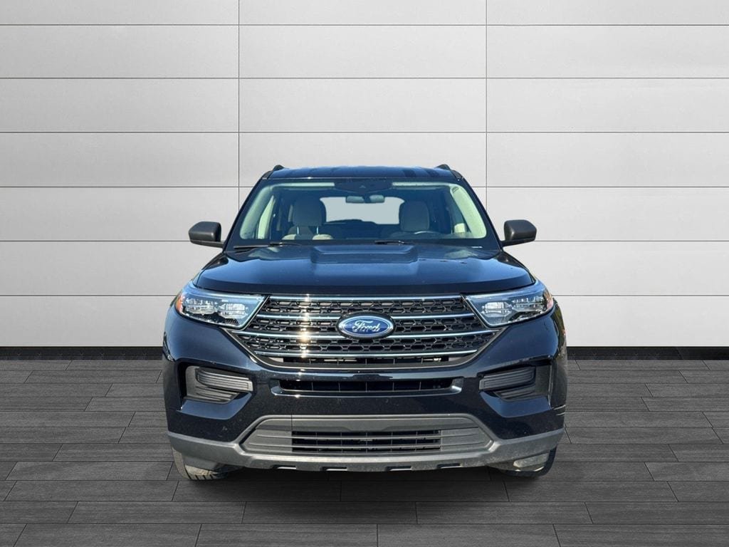 Used 2024 Ford Explorer XLT RWD image 8