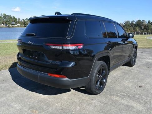 Used 2023 Jeep Grand Cherokee L Limited w/ Black Appearance Package image 8