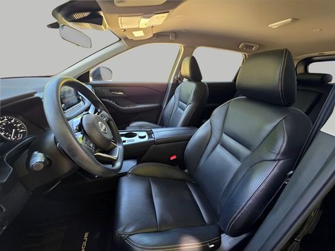 Used 2023 Nissan Rogue SV AWD/4WD image 16