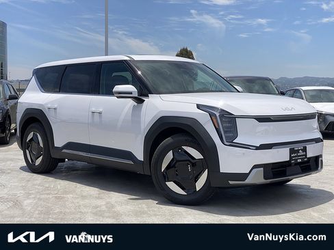 New 2026 Kia EV9 Light RWD image 1