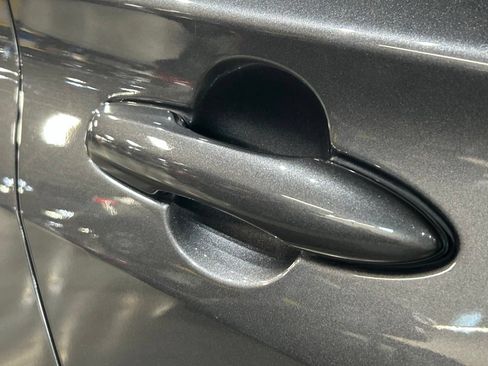 Used 2018 Toyota Prius Four FWD image 15
