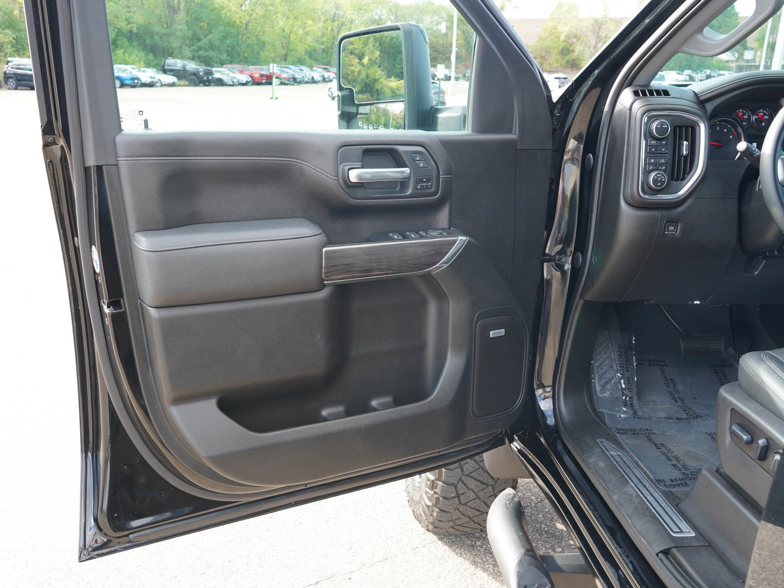 Used 2023 Chevrolet Silverado 3500 LTZ w/ LTZ Plus Package AWD/4WD image 16