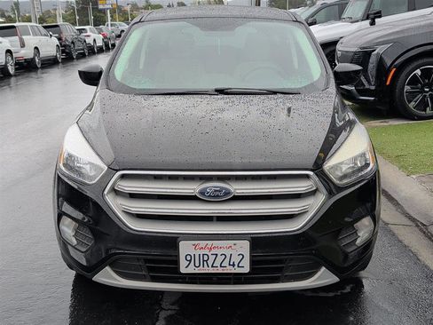 Used 2019 Ford Escape SE image 3
