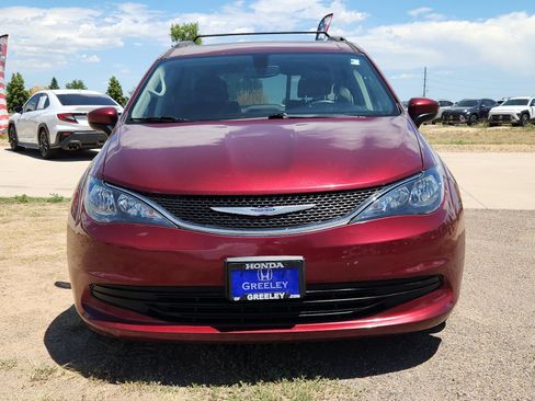 Used 2020 Chrysler Voyager Lxi FWD image 8