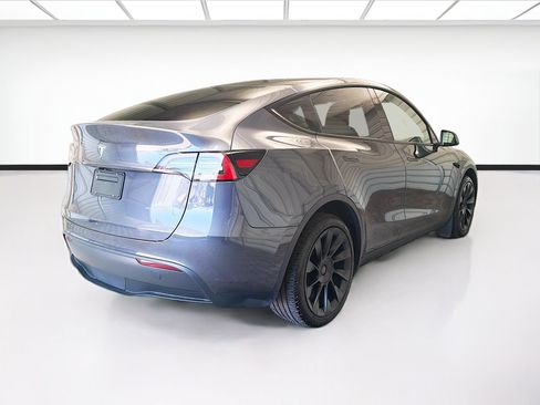 Used 2023 Tesla Model Y Long Range AWD/4WD image 4