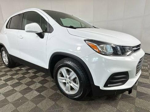 Used 2020 Chevrolet Trax LS w/ Tint and Cruise Package FWD image 2