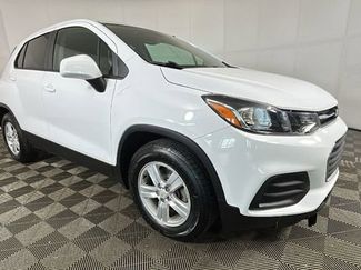 Used 2020 Chevrolet Trax LS w/ Tint and Cruise Package FWD video 2