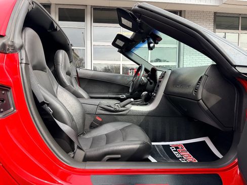 Used 2006 Chevrolet Corvette Coupe w/ Performance Package image 33