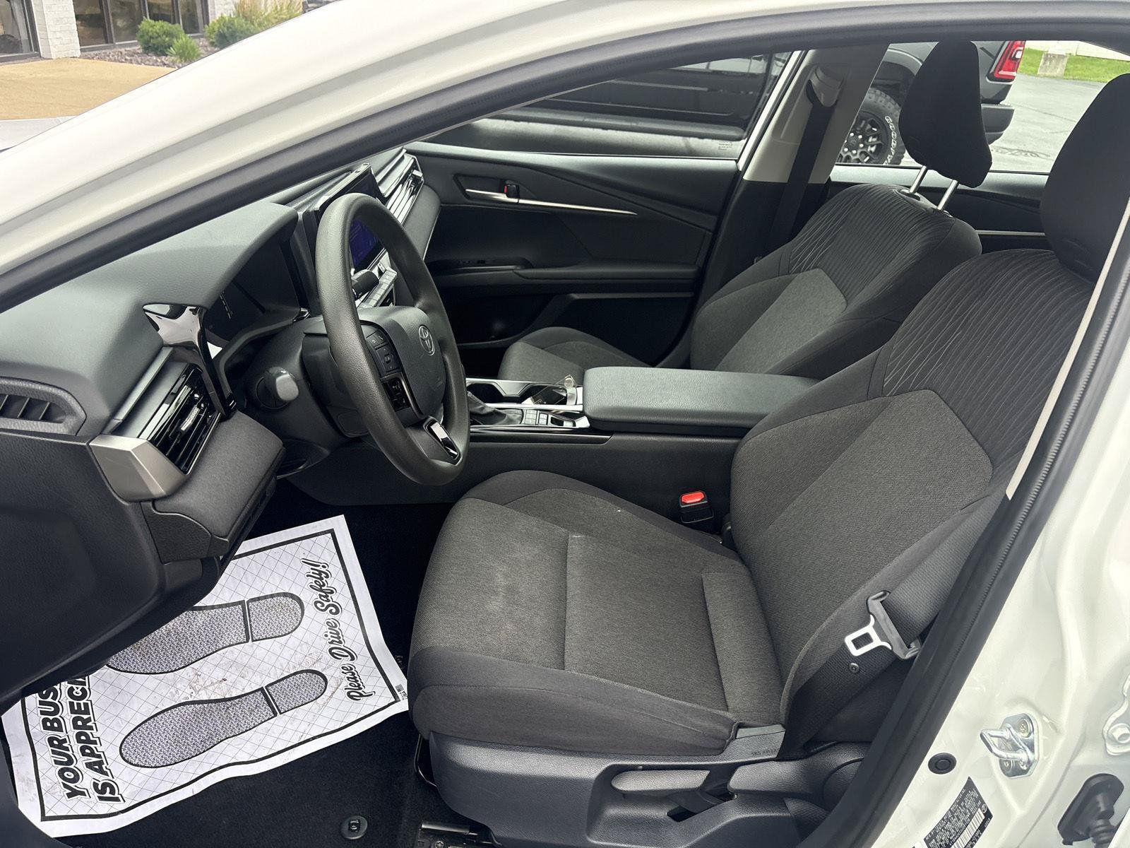 Used 2025 Toyota Camry LE FWD image 9