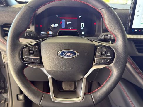 Used 2025 Ford Explorer ST-Line w/ ST-Line Street Pack AWD/4WD image 24