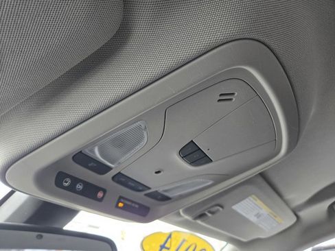 Used 2014 Chevrolet Impala LT w/ Convenience Package image 17