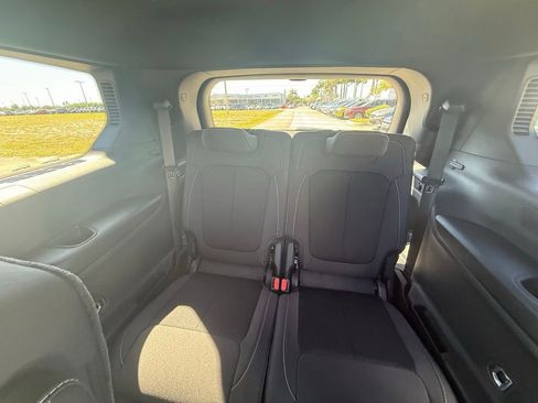 New 2025 Jeep Grand Cherokee L Laredo image 25