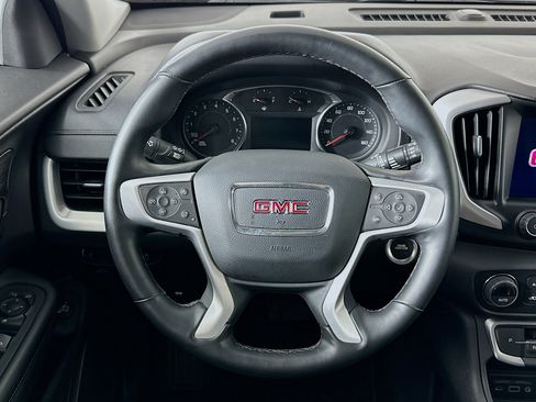 Used 2024 GMC Terrain SLT image 18