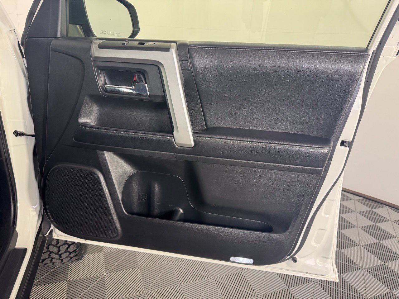 Used 2021 Toyota 4Runner SR5 AWD/4WD image 29