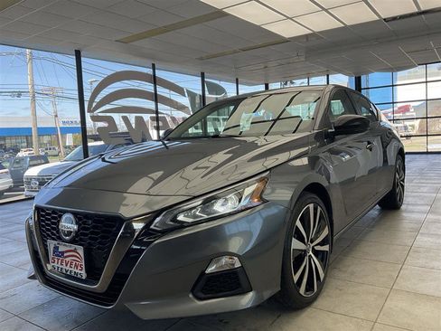 Used 2021 Nissan Altima 2.5 SR w/ SR Premium Package image 4