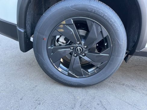 New 2026 Nissan Rogue SV AWD/4WD image 11