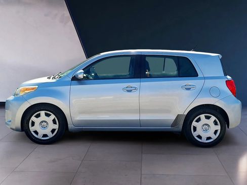 Used 2010 Scion xD FWD image 2