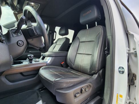 Used 2023 Chevrolet Silverado 1500 High Country w/ Technology Package image 13