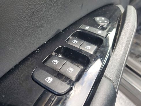 Used 2025 Kia Sportage EX image 17