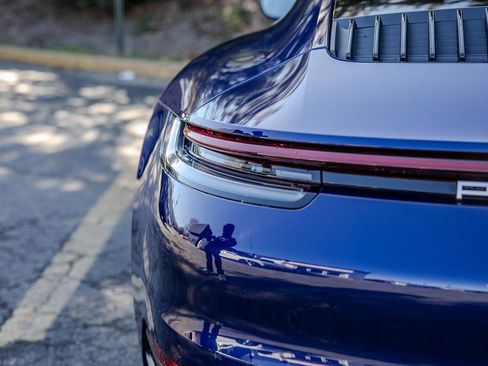 Used 2022 Porsche 911 Carrera image 25