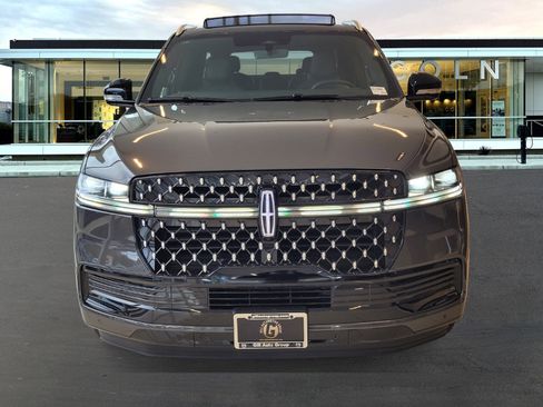 New 2025 Lincoln Navigator L Black Label image 2
