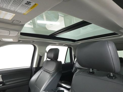 Certified 2025 Ford Expedition Active AWD/4WD image 33