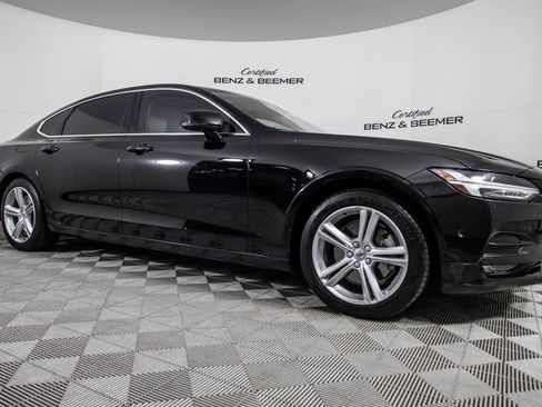 Used 2018 Volvo S90 T5 Momentum w/ Convenience Package image 1