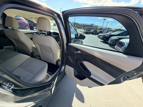 Used 2017 Ford Focus SE FWD image 23