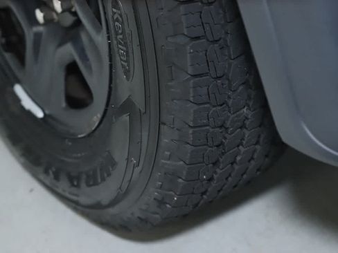 Used 2023 Jeep Wrangler Sport AWD/4WD image 30
