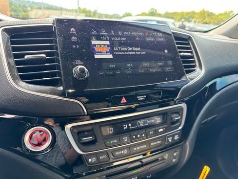 Used 2022 Honda Pilot Elite image 4